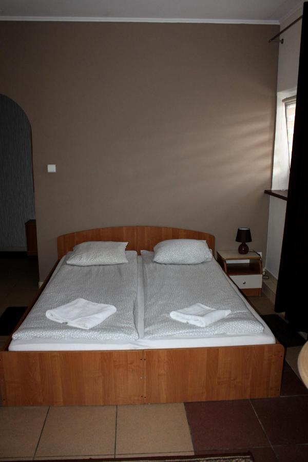 Park Lesny 'U Kaczyny' Hotel Rogow Exterior foto